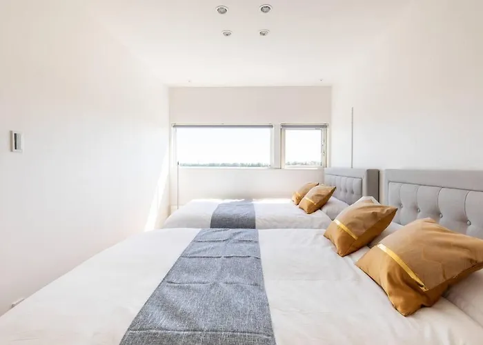 One House Naganuma Maoi
